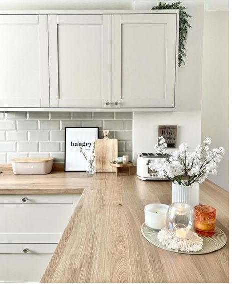 Kitchen Colour Schemes Cream Units, Dove Grey Kitchen Wood Worktop, White Shaker Kitchen Wooden Worktop, Neutral Kitchen Wood Worktop, Light Wood Worktop Kitchen, Laminate Wood Worktop Kitchen, Beige Kitchen Wooden Worktop, White Kitchen With Wooden Worktop, White Kitchen With Wood Worktop