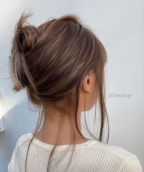 Rambut Brunette, Beige Hair, Brown Hair Looks, Brown Hair Inspo, Brunette Hair With Highlights, Brown Hair Balayage, Hair Color And Cut, Hair Inspiration Color, Hair Inspo Color