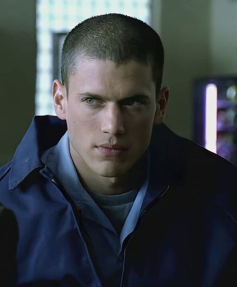 Michael Scofield Aesthetic, Prison Break Michael Scofield, Prison Break Michael, Kate Middleton Mother, Michael Schofield, Wentworth Miller Prison Break, Michael Scofield, Mothers Day Images, Family Stock Photo