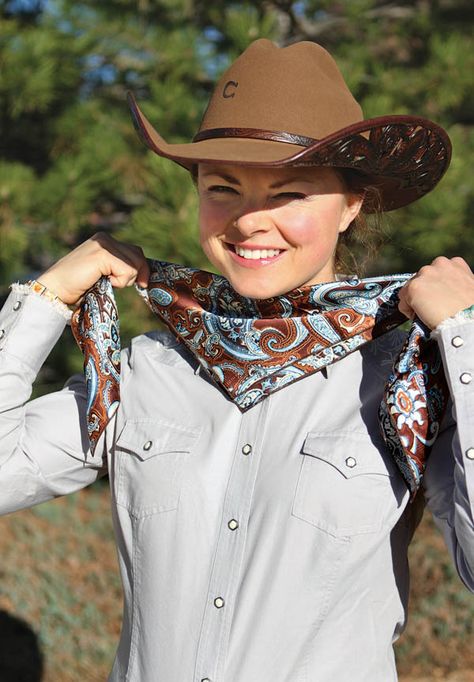 Outfit Bandana, Ranch Fashion, Aesthetic Kirby, Western Scarf, Bandana Outfit, Western Show Clothes, Ranch Riding, Tie Bandana, Baby Clothes Country