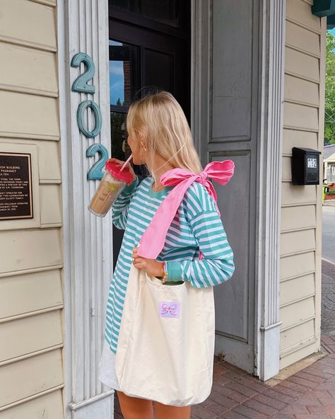 A lot of you gals guessed it… bow totes are coming back this Friday, September 6th at 10 am est !!!!! 🎀 Our first launch of these cuties went crazy!!!! Like they literally sold out in less than 30 minutes!?!? I ordered lots more this time around because I think every gal needs a bow tote in their life BUT I’d still set an alarm and try to be on the site right at 10 am est if you’re 10000% needing one!!! FRIDAY CAN’T COME FAST ENOUGH🌟 Bow Tote Bag, Pink Friday, Girly Bags, Tote Purse, Pink Bow, Girly Girl, Paper Design, Girly Things, 30 Minutes