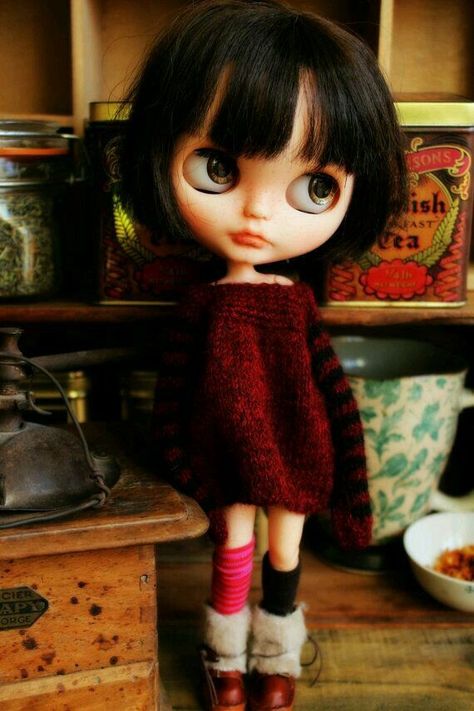 Join the Blythe Doll Community Forums, Groups, and Events Blythe Dolls Outfits, Skirt Trousers, Pullip Dolls, Custom Blythe, Hello Dolly, Pretty Dolls, Doll Hair, Pose Reference Photo, Custom Dolls