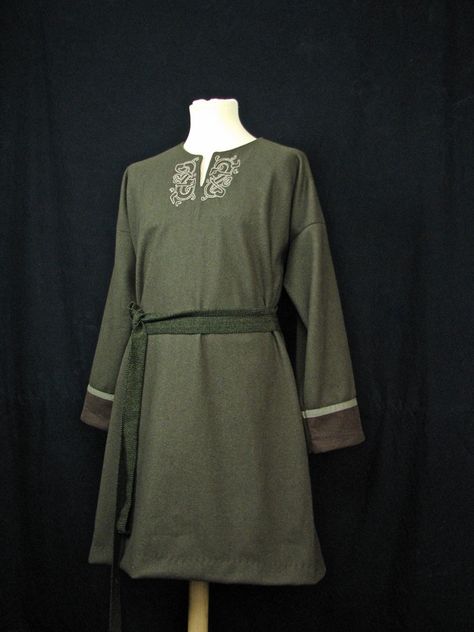 valgred tunic Green Tunic Medieval, Elf Tunic, Fantasy Tunic, Medieval Tunic, Witch King, Fantasy Clothes, King Outfit, Viking Dress, Ren Fair