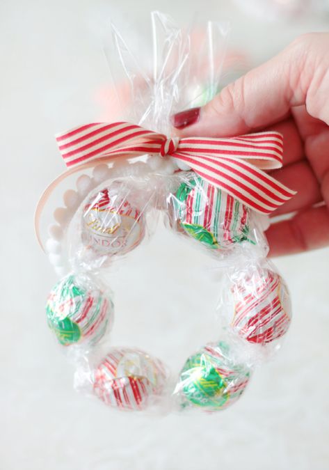 Candy Truffle Wreaths (Easy Gift Idea!) - Gluesticks Blog Candy Place Cards, Diy Christmas Candy Gifts For Coworkers, Easter Candy Gram Ideas, Mint Gift Ideas, Christmas Goody Bag Ideas For Coworkers, Diy Candy Gifts For Christmas, Lindor Christmas Wreath, Christmas Gifts For Groups, Teacher Christmas Gift Basket