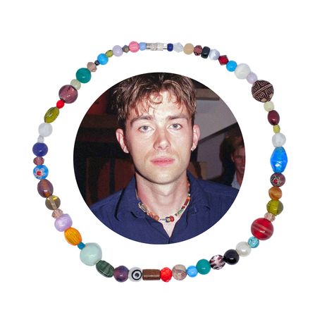 Damon Albarn Necklace, Autumn Fall Aesthetic, 90s Necklace, Beads Fashion, Bracelet Inspo, Damon Albarn, Inspired Necklace, Star Children, Hippie Necklace