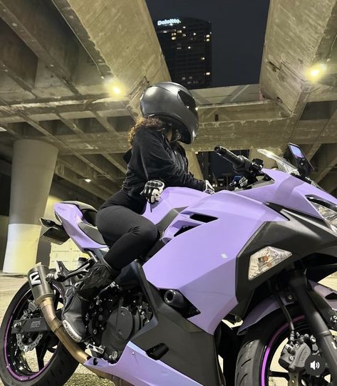 Kuromi Motorcycle, Pink Motorbike Aesthetic, Purple Motorcycle Wallpaper, Purple Bike Aesthetic, Moter Cycle Pink, Moto Rose, Motorbike Purple, Motorcycle For Women, Purple Motorcycle