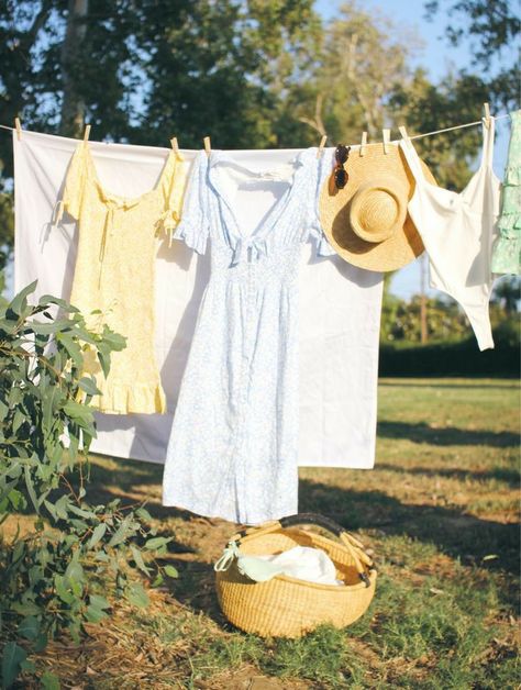 Jane Bennet, Summer Florals, Country Summer, Country Theme, Cute Summer Dress, Cottage Core Aesthetic, Anne Of Green Gables, Green Gables, Back To Nature