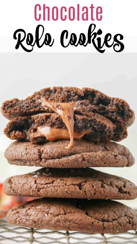 Chocolate Rolo Cookies, Rolo Cookies Recipe, Chocolate Caramel Candy, Stuffed Chocolate Cookies, Rolo Chocolate, Rolo Cookies, Cookies Stuffed, Easy Dessert Recipe, Best Sugar Cookies