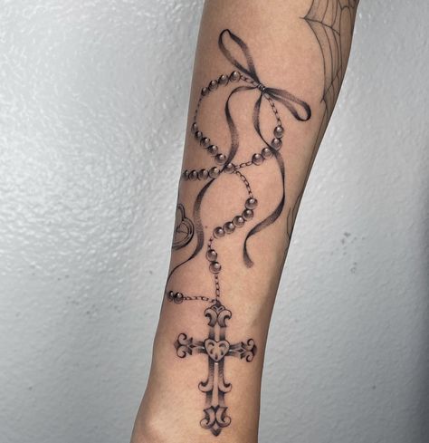 Rosary Tattoo For Women Shoulder, Rosary Anklet Tattoo, Thigh Rosary Tattoo, Rosary Tattoo Forearm Women, Fine Line Rosary Tattoo, Rosary Tattoo Thigh, Christian Hand Tattoos, Rosary Tattoo For Women Arm, Interlinked Tattoo