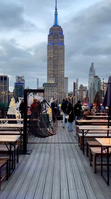 @newyork_bars on Instagram: "Feb Rooftop Vibes! 🌃 Who wants to go? Tag your friends! ❤️ 230 Fifth Rooftop 📍 #newyork #nyc #nycrooftops #nycrestaurants #nycbars #nycdrinks #nycfood #nycnightlife" 230 Fifth Rooftop Bar Nyc, Rooftop Bar Nyc, Nyc On A Budget, Rooftop Vibes, New York Rooftop, Rooftop Bars Nyc, Trip To New York City, New York Attractions, Nyc Rooftop