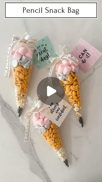 Kelly Oester - your new DIY mom friend on Instagram: "✏️ Back to School Pencil Snack Bags ✏️   I came up with these a few years ago and it's still my favorite idea to date. Since then, the boys have looked forward to them every year when they get home from their first day (you can use soft puffy kernel free popcorn if your kids aren't old enough to safely eat popcorn).   Comment "snack bag" and I'll send you links to make your own!   I would love to know if you try them!  #backschool #snackbag #diymom #motherhoodintheraw #motherhood #makersgonnamake #snacksforkids" Popcorn Goody Bag Ideas, Pencil Snacks For Kids, First Day Of School Snacks For Kids, Back To School Snacks, Themed Snacks, School Snacks For Kids, Free Popcorn, Diy Mom, Popcorn Bags