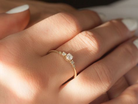 Cute Promise Rings, Simple Diamond Ring, Promise Rings Simple, Simple Engagement, Minimalist Engagement Ring, Yellow Engagement Rings, Simple Diamonds, Diamond Promise Rings, Simple Engagement Rings