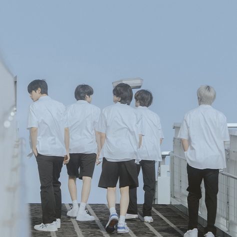 Txt Ot5, Txt Icon, Baby Blue Aesthetic, Ipad Kids, Soft Heart, Blue Pictures, Lost Boys, Group Photos, White Aesthetic