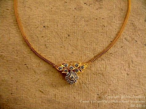 Surat Gujarat, Gold Jewelry Simple Necklace, Gold Chain Design, Gold Necklace Indian Bridal Jewelry, Gold Necklace Simple, Gold Jewelry Stores, Antique Jewelry Indian, Gold Pendant Jewelry, Black Beaded Jewelry