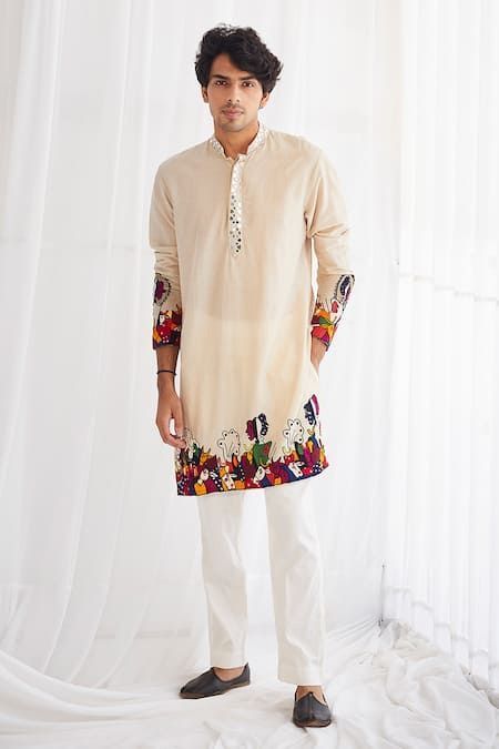 Kurta Designs Men's, Embroidery Shirt Men, India Fashion Men, Fabric Illustration, Applique Art Deco, Beige Kurta, Garba Outfit, Man Dress Design, Fabric Paint Shirt