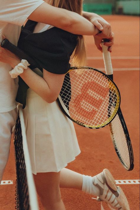 Tennis Couple, Prenup Theme, Tennis Court Photoshoot, Tennis Photoshoot, Retro Couple, Model Couple, Retro Photoshoot, Tennis Photography, Tennis Pictures