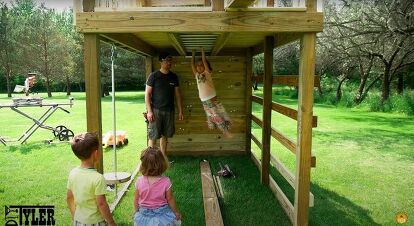 Create hours of fun for your family with this simple DIY jungle gym. Build monkey bars, swings, a rock climbing wall, and a rope ladder by following this step-by-step guide. Diy Jungle Gym, Diy Monkey Bars, Playset Ideas, Outdoor Jungle Gym, Nature Playground, Backyard Jungle Gym, Dog Ear Fence, Climbing Wall Kids, Swing Set Diy