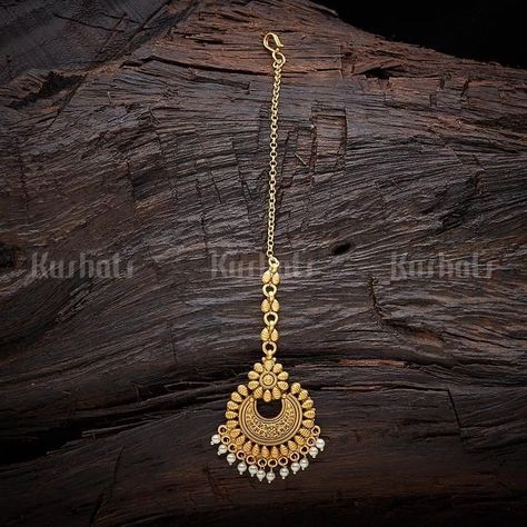 Fashion Jewelry Necklaces Gold, Tikka Jewelry, Trendy Jewellery, Gold Jewels Design, Neck Pieces Jewelry, New Gold Jewellery Designs, Indian Bridal Jewelry Sets, Gold Mangalsutra Designs, Handmade Gold Jewellery