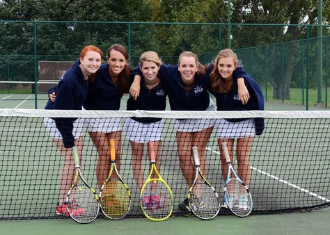 Tennis Team Photos, Tennis Team Pictures, Tennis Pose, Tennis Poses, Tennis Senior Pictures, Tennis Shoot, Tennis Photoshoot, Senior Banner, Group Photo Poses