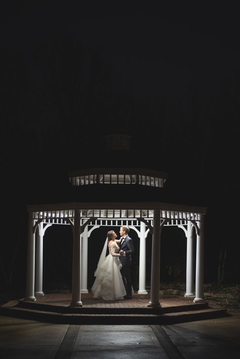 Gazebo Wedding Picture night Gazebo Poses Picture Ideas, Reception Pics, Sept Wedding, Gazebo Lighting, Night Wedding Photos, Story Pics, Wedding Shot List, Gazebo Wedding, Wedding Picture Poses