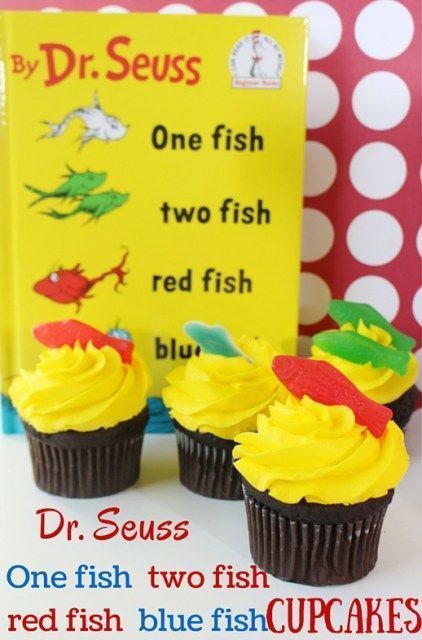 Daycare Treats, Dr Seuss Cupcakes, Dr. Suess, Dr Seuss Snacks, Fish Cupcakes, Seuss Cupcakes, Doctor Suess Birthday, Dr Seuss Party Ideas, Fishing Cupcakes