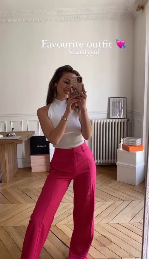 How To Style Hot Pink Pants, Hot Pink Trousers Outfit, Hot Pink Pants Outfit, Pink Trousers Outfit, Hot Pink Pants, Flipagram Instagram, Trouser Outfit, Pink Trousers, Uni Outfits