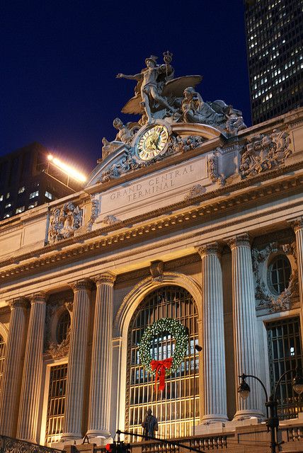 Grand Central Train Station clock - New York City, Christmas - USA Travel Grand Central Station New York, Central Station New York, Random Photography, Vintage Nyc, Voyage New York, Nyc Christmas, I Love Nyc, Grand Central Terminal, Grand Central Station