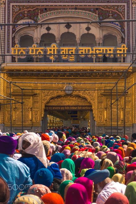 Dhan Guru Ramdas Ji, Guru Ramdas Ji, Best Love Photos, Golden Temple Wallpaper, Baba Deep Singh Ji, Guru Nanak Photo, Galaxy Flowers, Guru Nanak Ji, Darbar Sahib