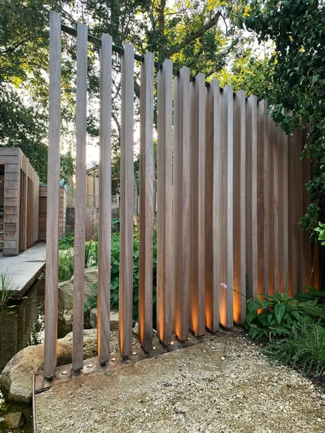 Tom Massey Garden Design, Garden Partition, Tom Massey, Modern Small Garden, Garden Lighting Design, Dutch Gardens, Fence Gate Design, Small Garden Ideas, Modern Fence Design