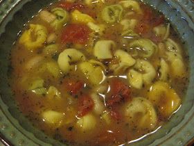 Jar Soup, Soup Gifts, Dry Soup Mix, Soup In A Jar, Homemade Pantry, Italian Soup, Gift Jar, Mason Jar Meals, Tortellini Soup