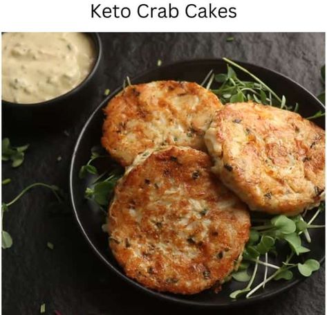 Keto Cheese Pickle Chips - KETOOX | Family Recipes Seafood Cake, Keto Crab Cakes, Jalapeno Cheddar Biscuits, Crab Cakes Easy, Pork Rinds, Air Fryer Recipes Healthy, Feeding A Crowd, Crab Cakes, Low Carb Yum