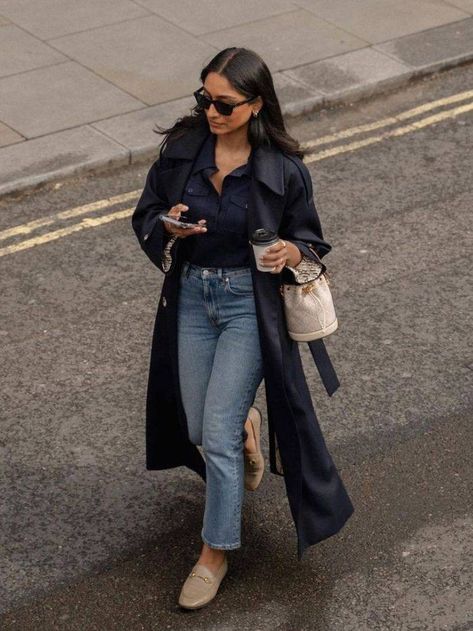 Minimal Classic Outfit, Looking Expensive, Zara Store, Simple Winter Outfits, Silhouette Photos, Tailored Coat, Minimal Classic, Wardrobe Classic, Outfit Formulas