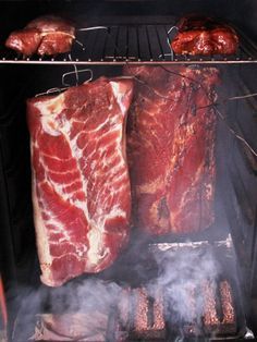 Preserving Meat, Curing Bacon, Curing Meat, Smoker Cooking, Organized Pantry, How To Make Bacon, Homemade Sausage, How To Make Sausage, Smoker Recipes