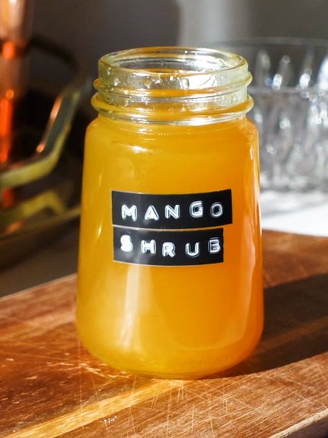 Mango Shrub — The Wee Pearl Mango Shrub Recipe, Fruit Shrubs, Shrub Drink, Diy Zero Waste, Fruit Shrub, Shrub Recipe, Homemade Bar, Drinking Vinegar, Chili Mango