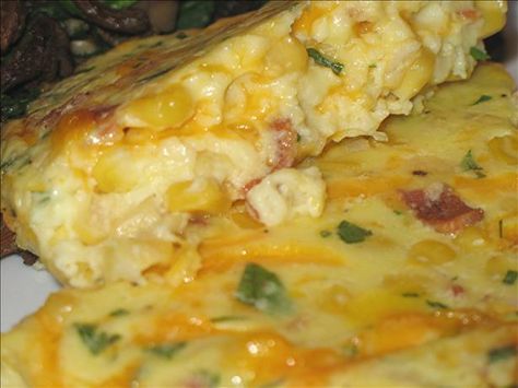 Savoury Impossible Pie. All the ingredients are mixed together and poured into a pie tin, but when it cooks it forms its own crust with filling.  It makes itself! Impossible Pies, Bacon Corn, Cup Measurements, Impossible Pie, Savoury Pies, Pie Tin, Bisquick Recipes, Red Salmon, Savory Pies