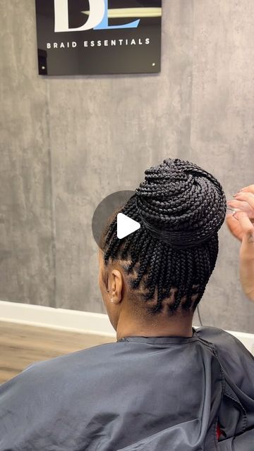 BRAID ESSENTIALS ® on Instagram: "I’ve completely forgotten about this style. This is my second time doing it and i love it. Quick and easy she was done in 2.5 hours (normally takes 5hrs for full install). She requested just the perimeter done because she always wears her hair in a bun anyways 

Braiders have you done this yet? I think its a great addition to the service list

#jaxbraider #jaxbraids #jacksonvillebraider #jacksonvillehairstylist #jacksonvillebraids #jaxhair #jaxhairstylist #knotlessbraids #naturalhair" How To Put Braids Up In A Bun, Hair In A Bun, Quick Braids, Braided Bun Hairstyles, Types Of Braids, Sisterlocks, Braided Bun, Loc Styles, 5 Hours