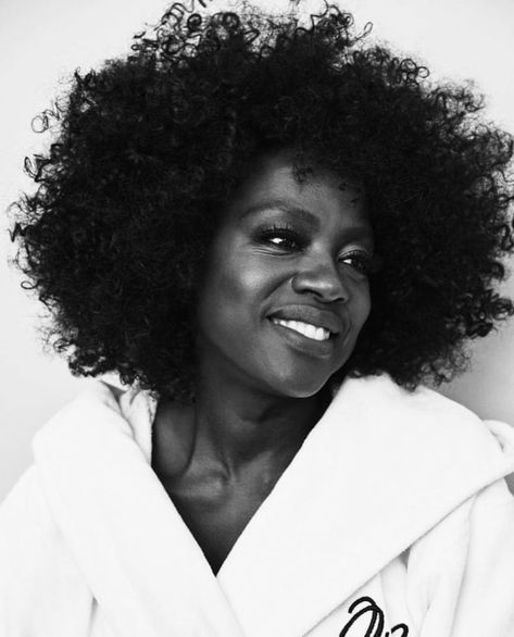 Viola Davis African American Hair Growth, Wigs Wet And Wavy, African American Hair, Hair Growth Products, Stylish Short Hair, Viola Davis, Short Hair Wigs, Curly Lace Front Wigs, 360 Lace Wig