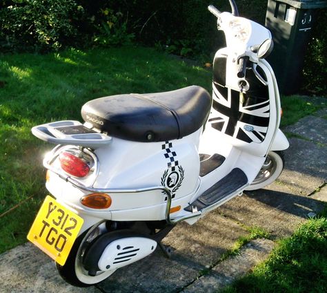 Vespa ET2 for sale £750 Bournemouth Vespa Tuning, Vespa Et2, Vespa Et4, Vespa Piaggio, Retro Scooter, Piaggio Vespa, Scooters For Sale, Vespa Scooters, Bournemouth