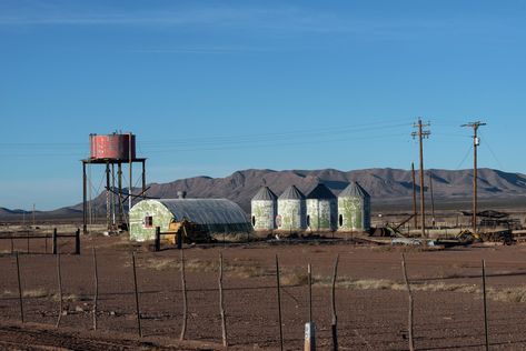 Texas Small Towns, Small Town Texas, Texas Desert, Desert City, Farm Town, Abandoned Farm, Shanty Town, A Group Of Friends, Living In Arizona