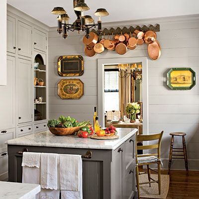 Walls, trim, & cabinets painted Revere Pewter.. Island is Chelsea Gray both by Benjamin Moore Cottage Makeover, Серая Кухня, Vintage Style Kitchen, Cottage Style Kitchen, Cottage Style Decor, Cottage Kitchens, Classic Kitchen, Cozy Kitchen, Modern Farmhouse Kitchens