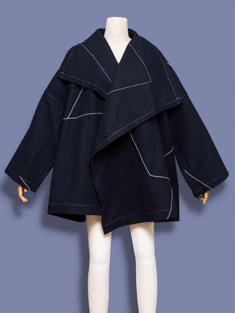 Comme Des Garcons runway asymmetrical wool coat, 1984-1985 Autumn/Winter. Comme Des Garcons Runway, Comme Des Garcons Jacket, Comme Des Garcons Vintage, Waste Fashion, Rei Kawakubo Comme Des Garcons, Zero Waste Fashion, Fashion Archive, Rei Kawakubo, Wardrobe Design