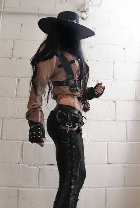 Yallternative Clothing, Goth Cowboy Aesthetic, Gothic Cowgirl, Goth Cowgirl, Vision Ideas, Goth Cowboy, Western Goth, Toxic Vision, Gothic Beauty