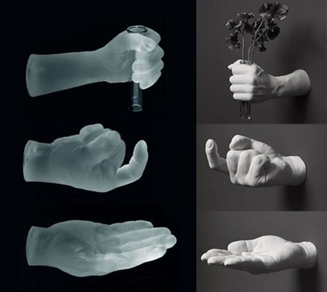 Alginate Ideas, Hand Molding Ideas, Casting Hands Ideas, Hand Sculpture Wall Art, Hand Casting Ideas, 3d Hand Casting, Concrete Hands, Casting Plaster, Artist Desk