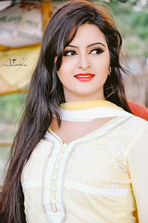 Pori Moni, Beauty Videos, India Beauty, Desi Beauty, Beauty Women, Hair, Red, White