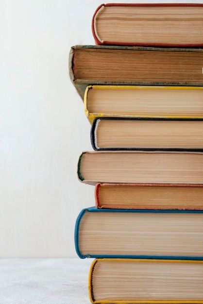 Books Lined Up, Book Pictures Photography, Stacks Of Books Aesthetic, Book Photography Ideas, Pictures Of Books, Wallpaper Bookshelf, Books Background, Book Pile, Books Stacked