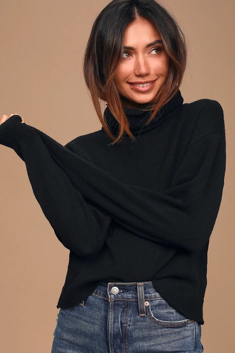 Lulus Exclusive! All the best memories are made cuddling up in the Lulus Amazing Memories Black Cowl Neck Sweater! Cozy lightweight knit is perfect for layering as it creates a cowl neck and fitted long sleeves with drop shoulders. Relaxed bodice. Contrasting ribbed knit decorates the neck, cuffs, and hem. Cute Black Sweater, Cowl Sweater Outfit, Black Turtle Neck Outfit Women, Black Turtle Neck Sweater, Trendy Christmas Outfits, Trendy Cardigans, Black Turtle Neck, Neutral Sweaters, Vegan Leather Leggings