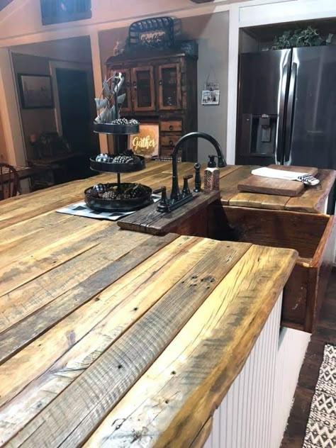 Outdoor Kitchen Wood Countertops, Pallet Wood Kitchen Countertops, Wood Grain Countertops Kitchen, Faux Farmhouse Sink, Burnt Wood Countertops, Wood Countertops Kitchen, Ranch House Decor, Rustic Country Kitchens, Cabin Kitchen