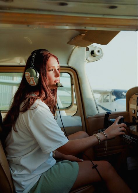 Kristen Callihan, Bush Pilot, Private Pilot License, Plane Photos, Pilot License, Grad Photoshoot, Female Pilot, Couples Vibe, Graduation Photoshoot