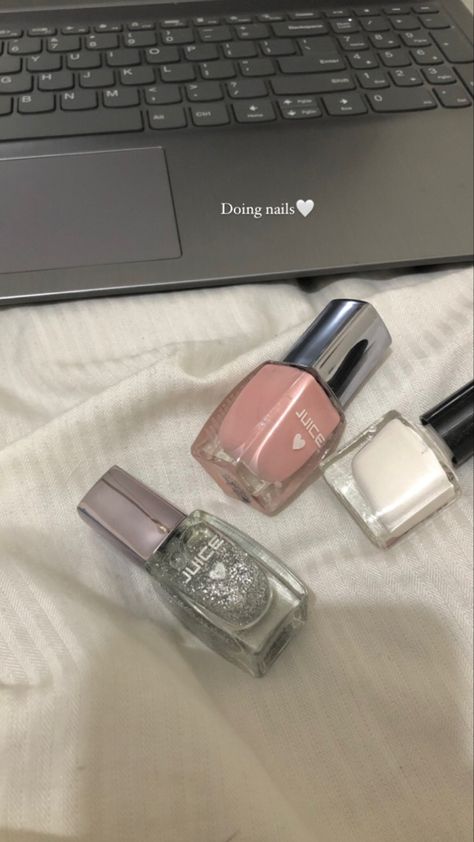 Paint Nails Aesthetic, Doing Nails Aesthetic, Painting Nails Aesthetic, Jaz Core, Doing Nails At Home, Romanticizing Summer, Status Ideas, Diy Makeup Remover, Polish Names