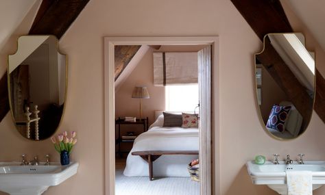 Bedroom Under Roof Sloped Ceiling, Bathroom In Attic, Amber Interiors Bathroom, Luxurious Guest Bedroom, Attic Master Suite, Setting Plaster, Pink Painted Walls, Study Storage, Attic Bedroom Designs